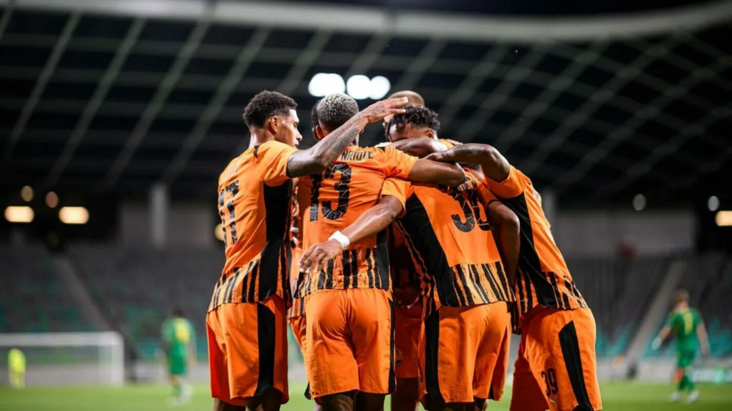 Se alege praful de gigantul construit de Mircea Lucescu pe banii oligarhului Rinat Ahmetov. A fost creat „noul Șahtior Donețk”.