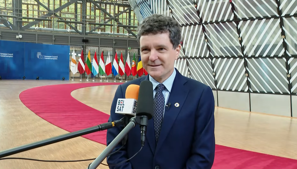 „De unde mai găsim bani pentru Ucraina?”. Nicușor Dan spune că subiectul va fi abordat azi la Bruxelles