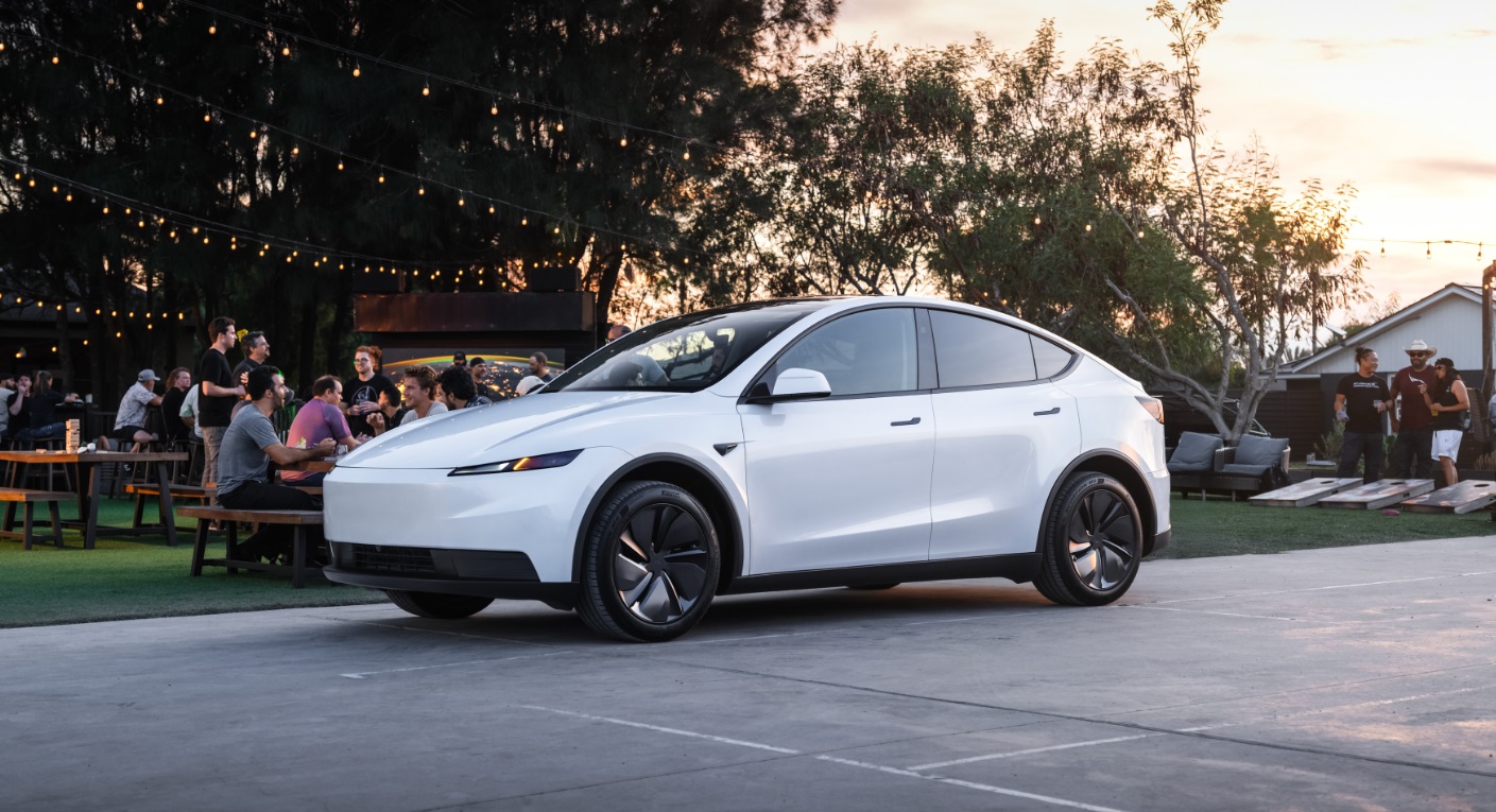 Tesla a lansat două versiuni Model Y și Model 3 pentru a recâștiga clienți. Ce prețuri au și care este autonomia lor