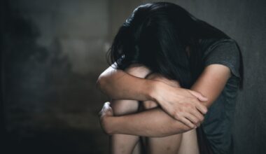 viol, abuz, acuzatii sexuale, violenta domestica, bataie, depresie, anxietate, singuratate, suferinta, tanara, fata, adolescenta abuzata, tinere, fete