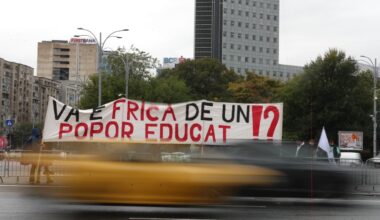 14.048 de posturi din școli vor fi eliminate din cauza Legii Bolojan