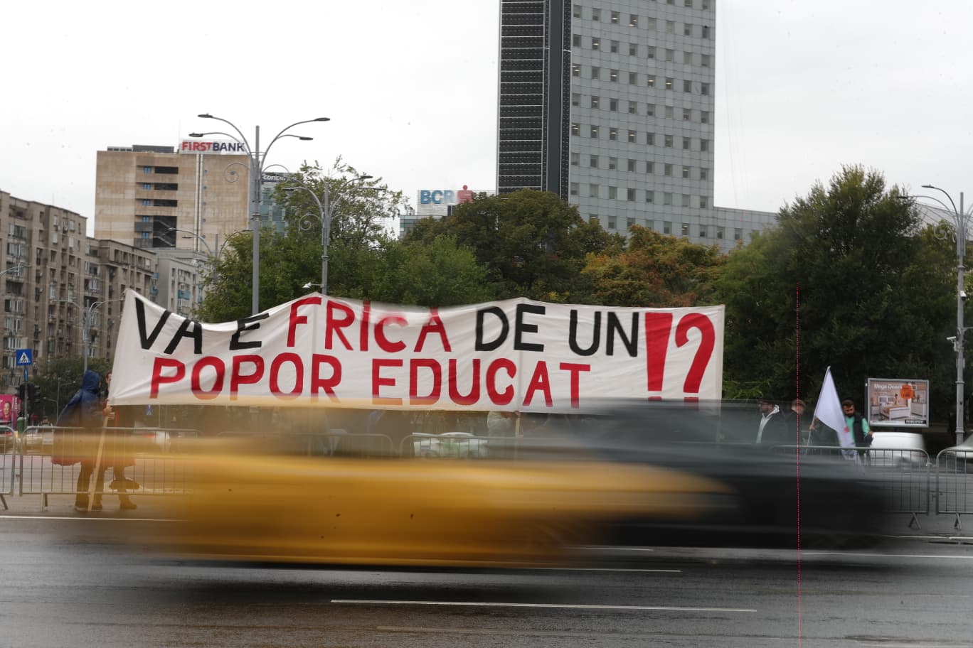 14.048 de posturi din școli vor fi eliminate din cauza Legii Bolojan