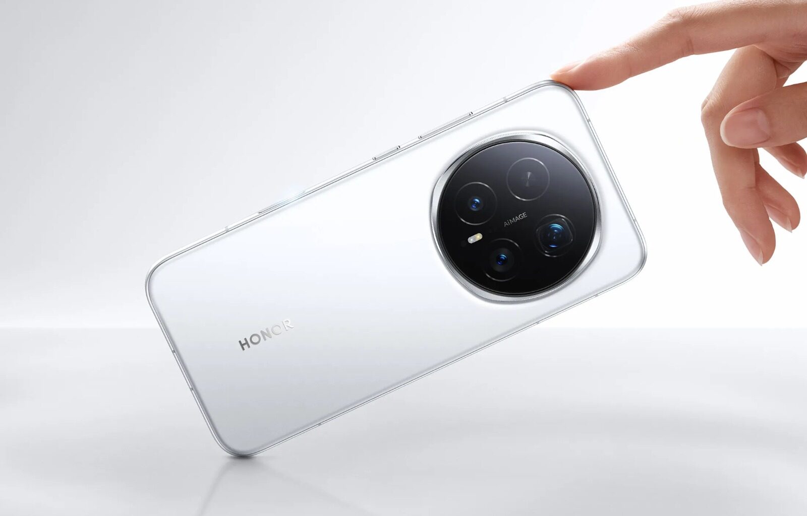 În China a fost lansat un smartphone AI capabil să evolueze singur