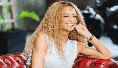 „Mi s-a rupt bluza”. Ce a văzut o lume întreagă după ce prezentatoarea TV s-a întins prea tare