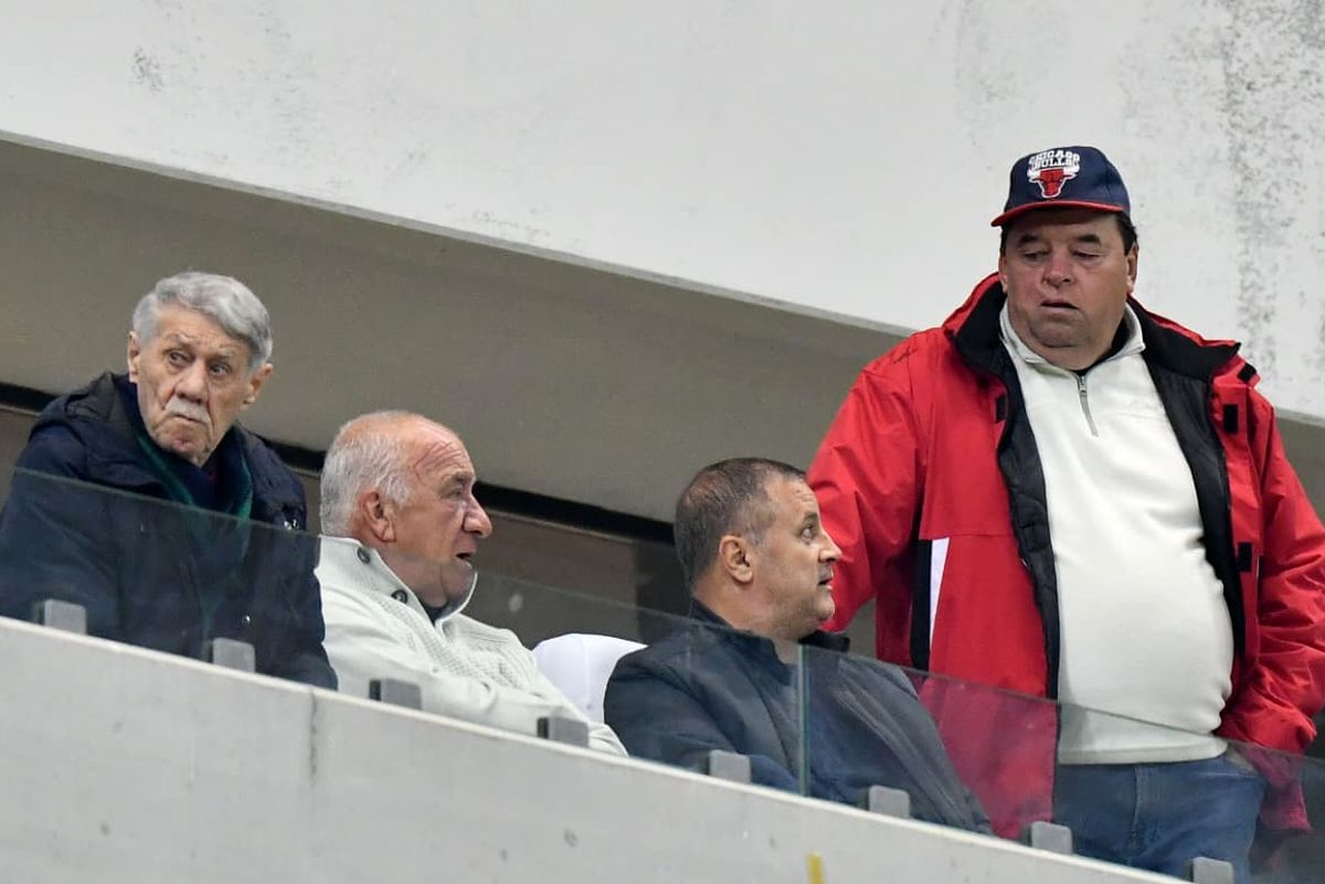 EXCLUSIV „Joacă mai bine fără el, nu mă mai încântă!” » Înainte de Botoșani, legenda lui Dinamo a „scuturat” o vedetă și și-a ales noul favorit