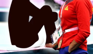 „Femeia asta e un monstru!” / O altă fostă elevă a Cameliei Voinea o acuză pe aceasta de abuzuri fizice și psihice. „Mi-a smuls smocuri de păr din cap”