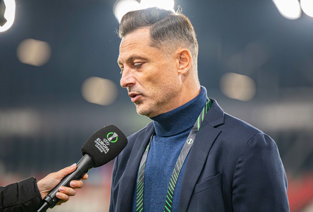 Lovitură la miezul nopții! Mirel Rădoi și-a anunțat jucătorii că DEMISIONEAZĂ