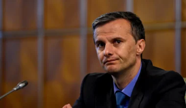 Austeritatea oarbă aduce cea mai mare scădere a puterii de cumpărare din ultimii 25 de ani. Un plan de „supraviețuire prin criză” a 8.669.826 români vulnerabili