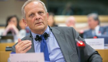 Theodor Stolojan, despre posibilitatea ca Bolojan să își dea demisia: „Nici PSD-ul nu îşi dorește acest lucru, mai ales că în 2027 urmează să ia postul”