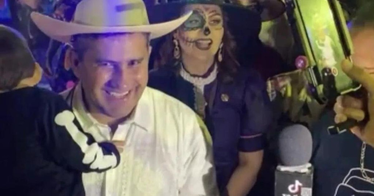 Momentul în care un primar mexican este împușcat mortal în fața mulțimii, în timpul festivităților de Ziua Morților