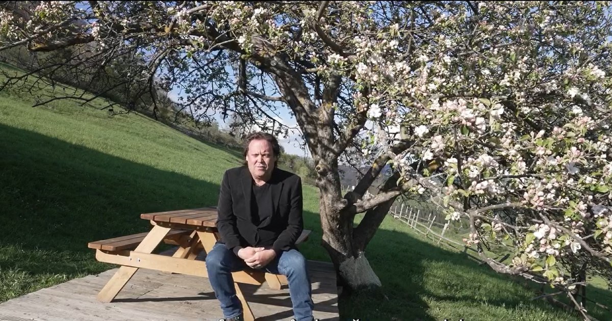 Britanicul care a promovat România în lume primește cetățenia română. Când va depune Charlie Ottley jurământul