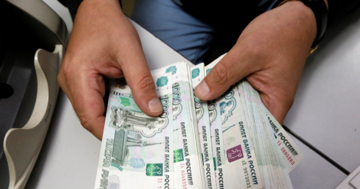 Un angajat rus refuză să returneze aproape 87.000 de dolari transferați din greșeală în contul său. Cazul a ajuns la Curtea Supremă