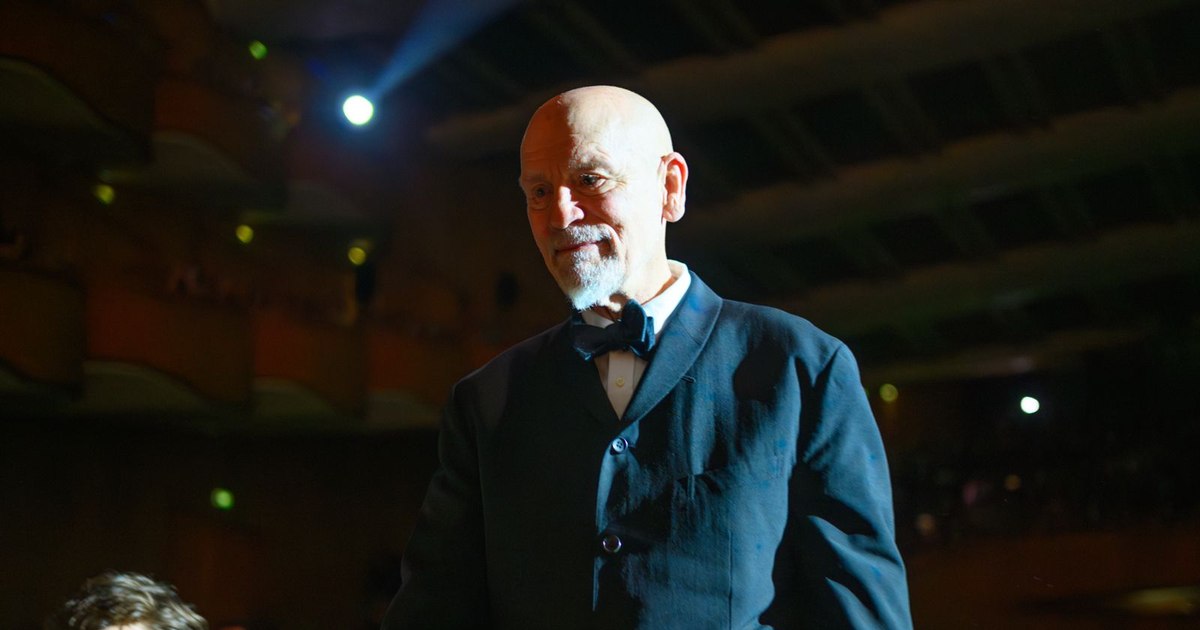 Orașele din România care l-au cucerit pe John Malkovich: „E o nebunie ce clădiri deosebite sunt acolo”