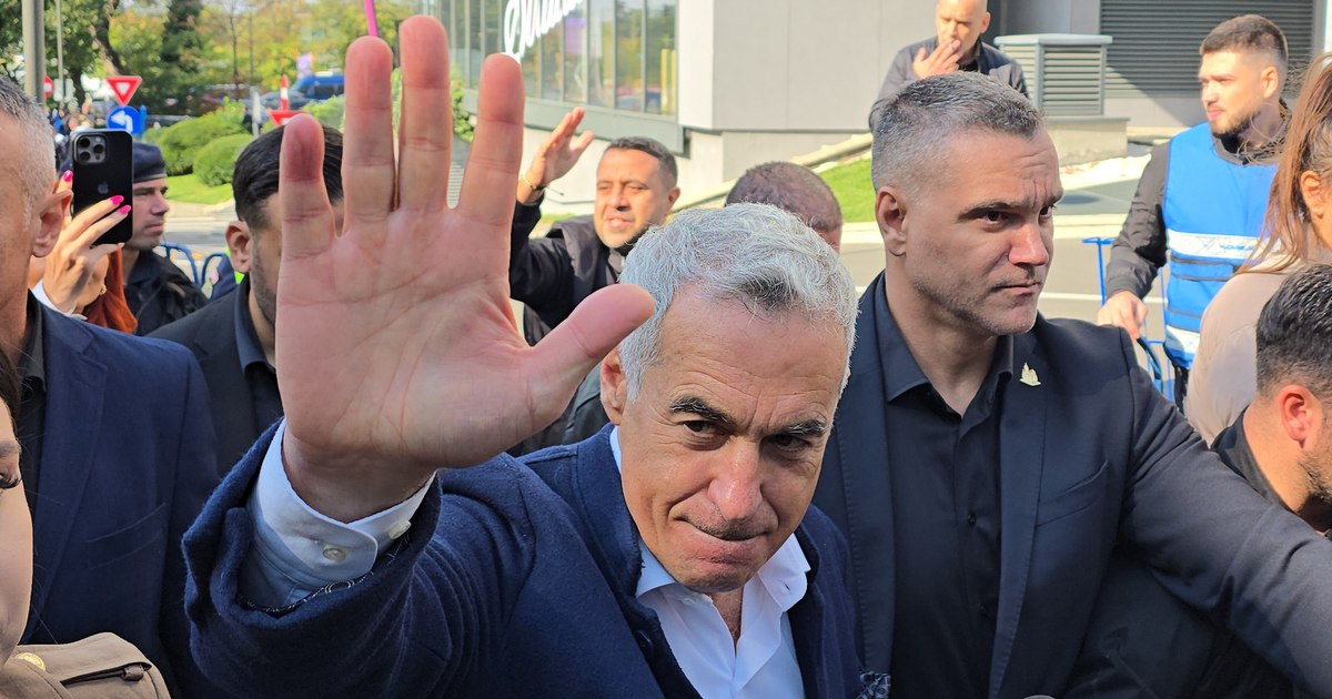 Călin Georgescu, angajat fictiv în Austria pentru a putea părăsi România. Cum plănuia rețeaua unui general SIE în retragere să-l scoată din țară