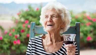 Țara din Europa în care trăiesc cele mai multe femei de peste 100 de ani. Care este secretul longevității lor