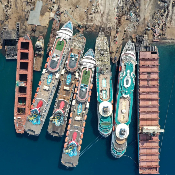 Nave de croazieră acostate în Turcia pentru a fi demontate și reciclate