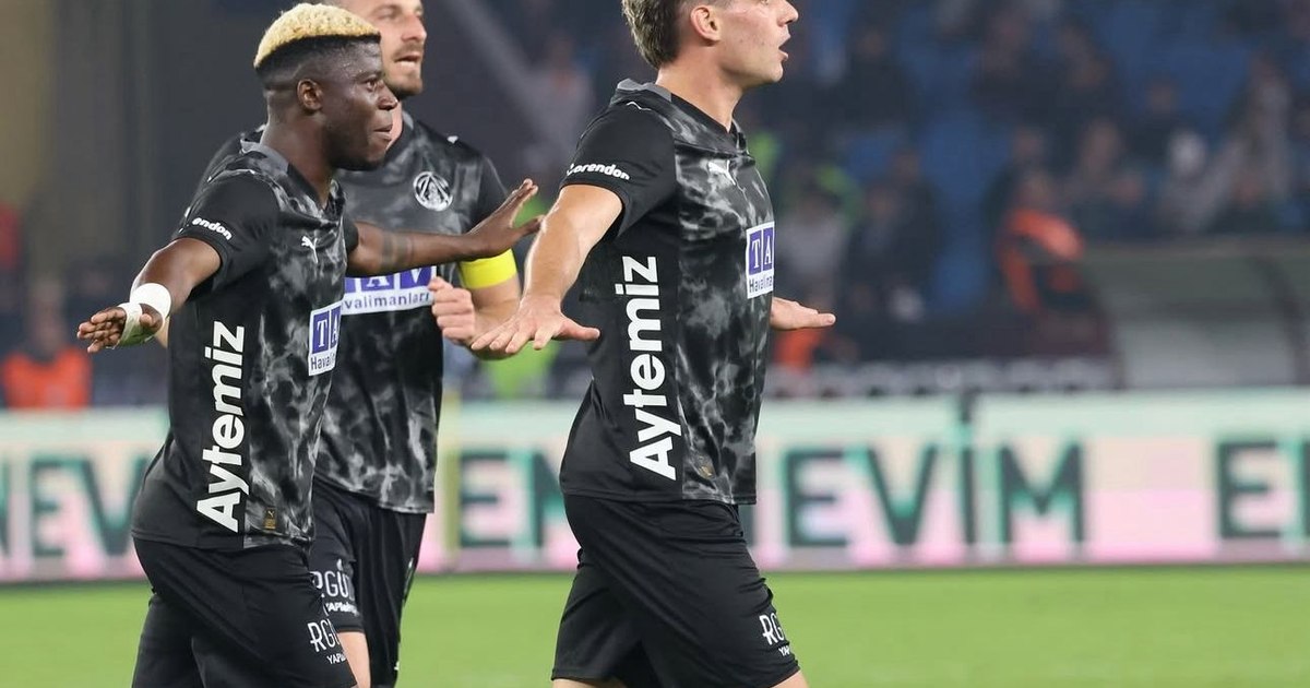 Ianis Hagi i-a lăsat mască pe turci, cu un gol de senzație marcat pentru Alanyaspor. „Parcă e Gheorghe Hagi pe teren”