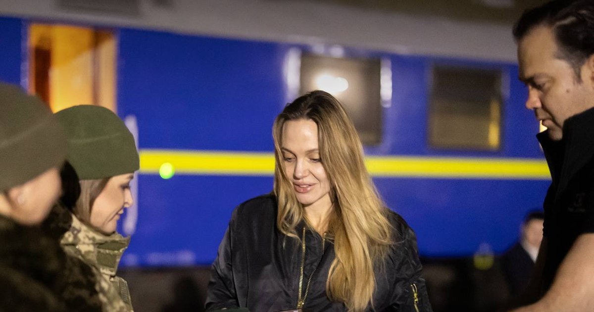 „Safari uman”. Angelina Jolie, mărturii tulburătoare după vizita în Ucraina. „Dronele sunt folosite pentru a urmări, vâna și teroriza civilii”