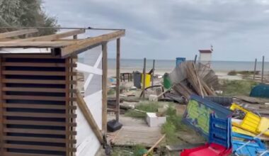 80% dintre contractele de închiriere pe plajele din Năvodari, cu construcții ilegale. Buzoianu: „Plajele au fost practic prăduite”