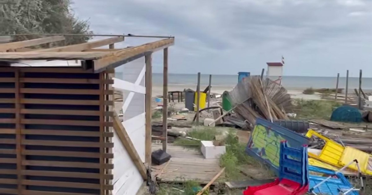 80% dintre contractele de închiriere pe plajele din Năvodari, cu construcții ilegale. Buzoianu: „Plajele au fost practic prăduite”