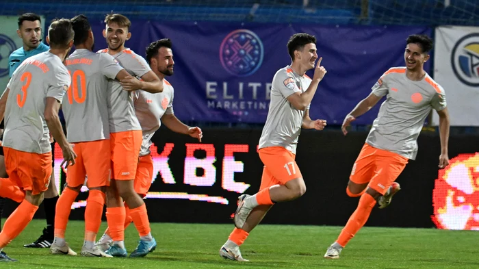 Metaloglobus, o echipă cu probleme