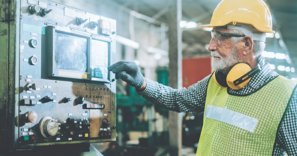 Muncești o viață și iei pensie cât un sfert din salariu. Soluția mutării contribuțiilor în Pilonul 2 analizată de un economist