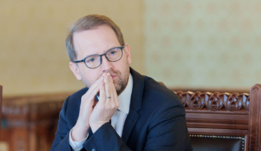 Fritz, hărțuit de un angajat al ISC: „Seara mă înjură pe Facebook, ziua îmi dă amenzi”. Primarul Timișoarei denunță controale absurde