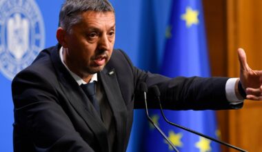 Scandal în educație, după ce ministrul Daniel David a dat vina pe profesori pentru analfabetismul funcțional. Dascălii reacționează dur