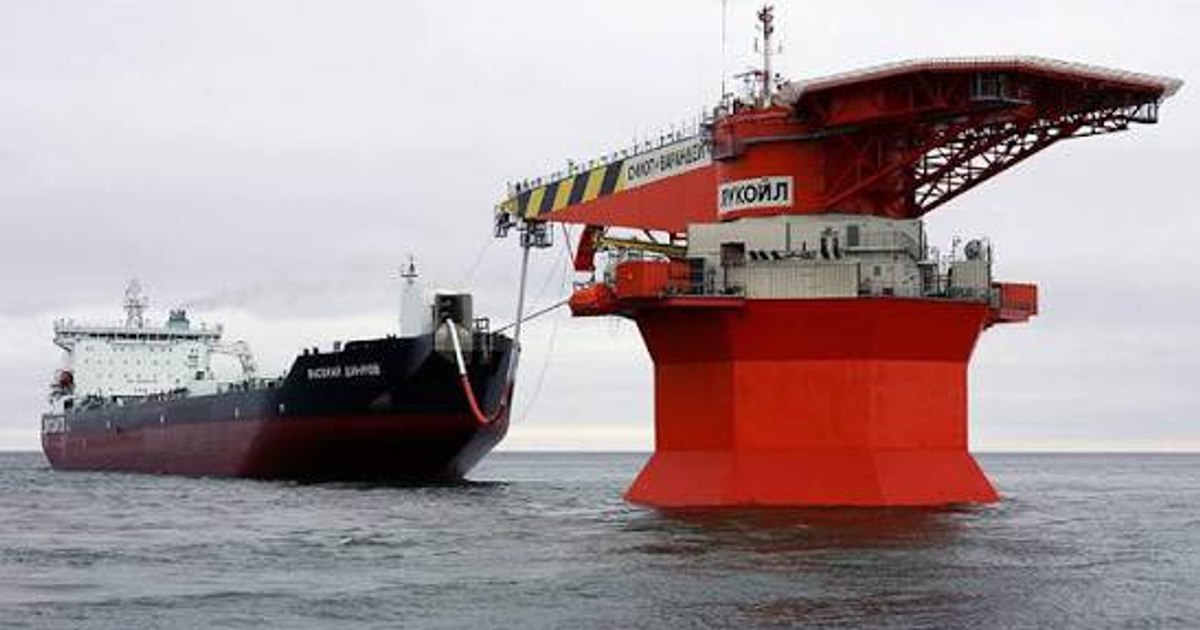 Probleme tot mai mari în industria petrolieră rusă după sancțiunile impuse de SUA: scădere a prețurilor, ezitare din partea Chinei și Indiei. Lukoil riscă să fie preluată de Rosneft