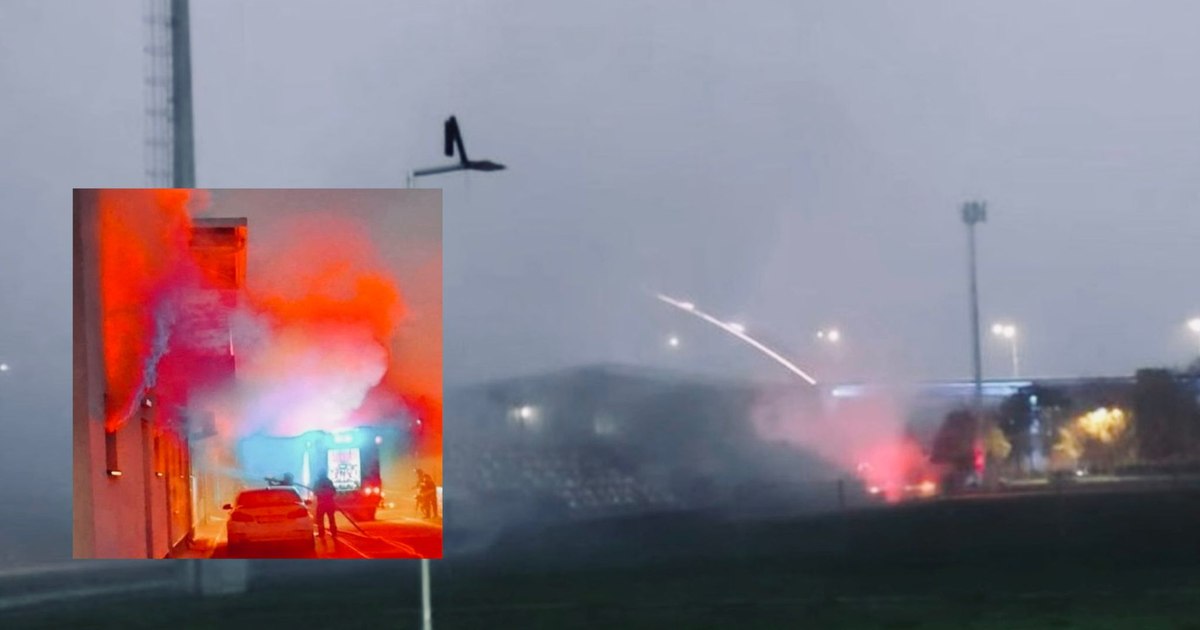 Dezastru în noapte: stadion de 2 milioane de euro, mistuit de flăcări. Vestiarele, distruse la doar doi ani după renovare. Cum s-a produs scânteia