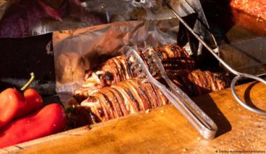 Tragedie la Istanbul: O turistă din Germania și cei doi copii ai săi au murit după ce au mâncat de la vânzători stradali. Soțul este la ATI