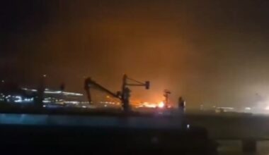 Momentul în care o rachetă Neptun lovește portul din Novorosisk