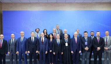 Diana Șoșoacă, întâlnire la Soci cu Dmitri Medvedev. Fostul lider rus i-a lăudat discursul