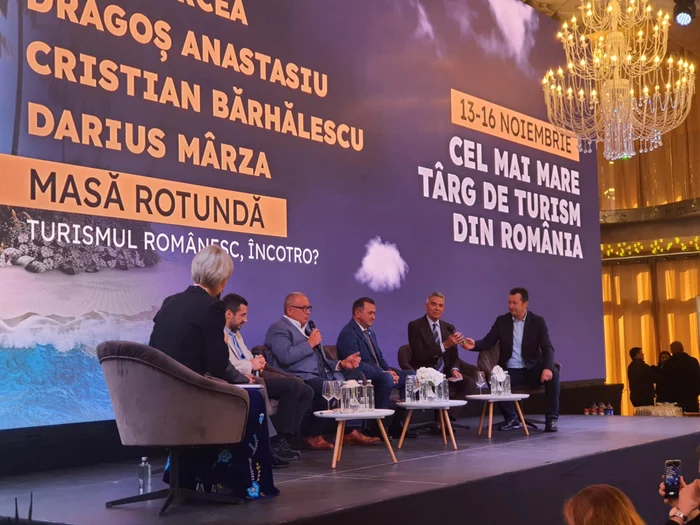 Masa rotundă la „Cel mai mare târg de turism din România”. FOTO: Remus Florescu