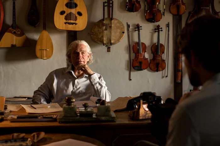 John Malkovich, în rolul memorabil al lui Sergiu Celibidache. FOTO: Adi Marineci