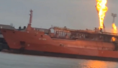 Atac lângă granița României: O navă cu 4.000 de tone GPL este în flăcări după un bombardament rusesc. O localitate din Tulcea a fost evacuată