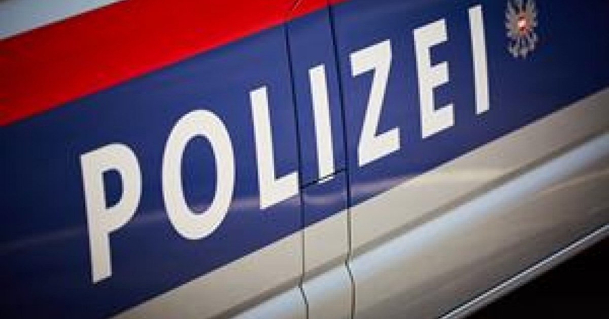 Un șofer român a rămas fără mașină după ce a fost prins gonind pe o autostradă din Austria. Ce viteză avea