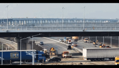 1 600 de muncitori şi 500 de utilaje lucrează de zor pentru finalizarea lotului 1 al autostrăzii Focșani-Bacău. Când se va putea circula