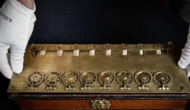 Dispută în Franţa pentru un „calculator” funcţional, inventat în 1642. Oamenii de ştiinţă au obţinut scoaterea lui de la licitaţie