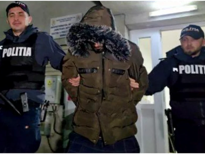 Bărbatul reținut de polițiști/FOTO: Monitorul de Botoșani