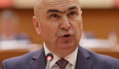 Val de ironii la anunțul premierului Bolojan despre redresarea economică: „Măsurile funcționează, doar că pe spinarea noastră”