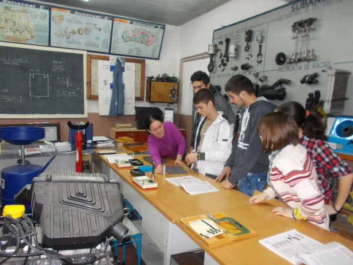 Stagiile de practică vor putea fi organizate fie la angajator, fie în atelierul școlii FOTO:A.Mitran