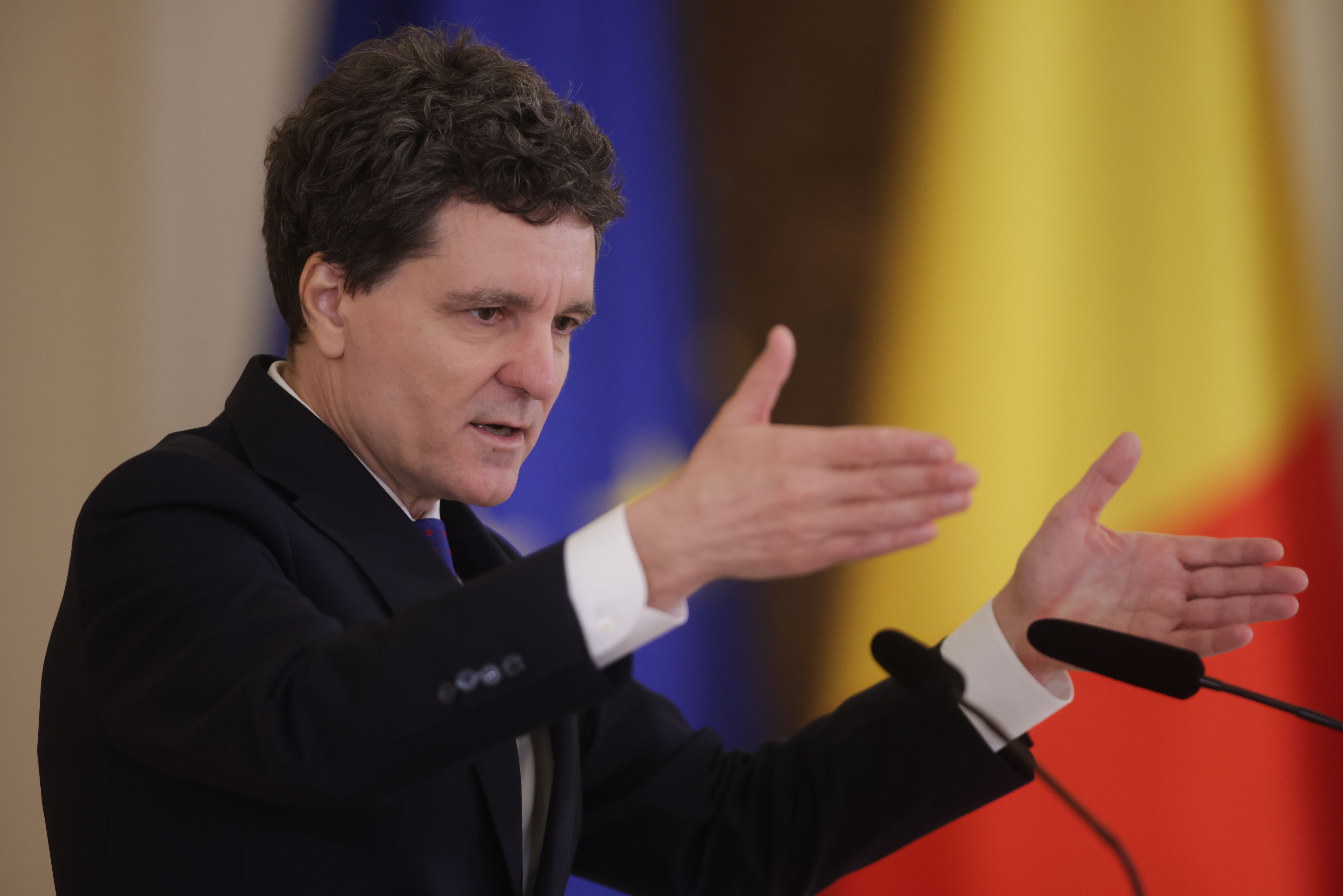 Nicușor Dan schimbă Strategia Națională de Apărare a țării, după propunerile societății civile