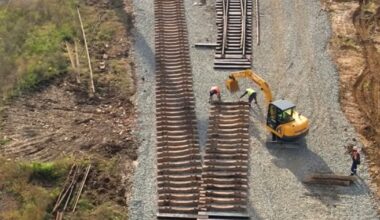 Familia Umbrărescu readuce la viață combinatul Oțelu Roșu, după ani de stagnare. Se pregătește reluarea producției de fier beton și sârmă