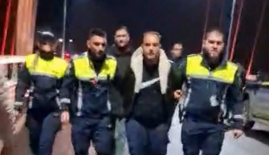 Tânărul de 21 de ani suspectat că a ucis un taximetrist din Mioveni, prins purtând geaca victimei. Ar fi consumat droguri în ziua crimei