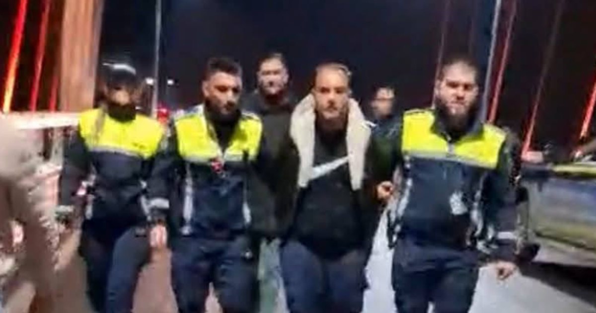 Tânărul de 21 de ani suspectat că a ucis un taximetrist din Mioveni, prins purtând geaca victimei. Ar fi consumat droguri în ziua crimei