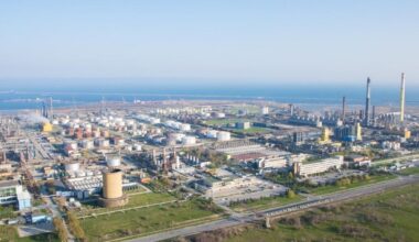 Rompetrol și Petromidia, în centrul unei mega-tranzacții internaționale: KazMunayGas pregătește vânzarea activelor europene