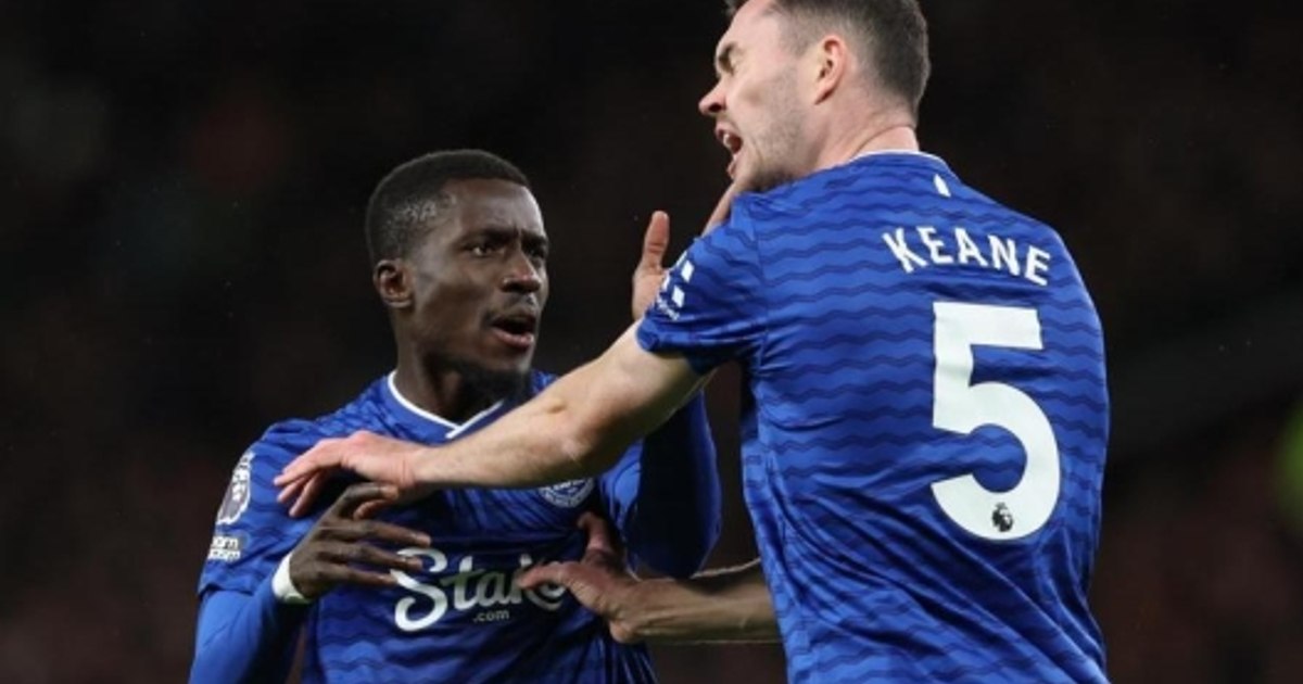 Scenă ireală la meciul de fotbal Manchester United - Everton: și-a pălmuit colegul și a fost eliminat!