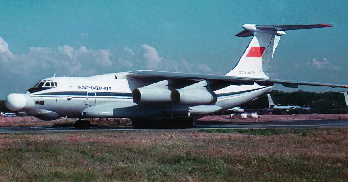 Ucrainenii lovesc un avion A-60 și mai multe obiective militare în Rusia. Dronele Bars și rachetele Neptun au lucrat în tandem