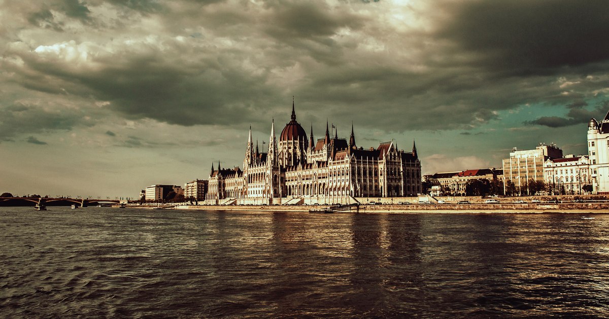 Ungaria depășește România la capitolul investiții - atrage de două ori mai mult capital: „Nu știm să facem asta, nu ne pricepem”